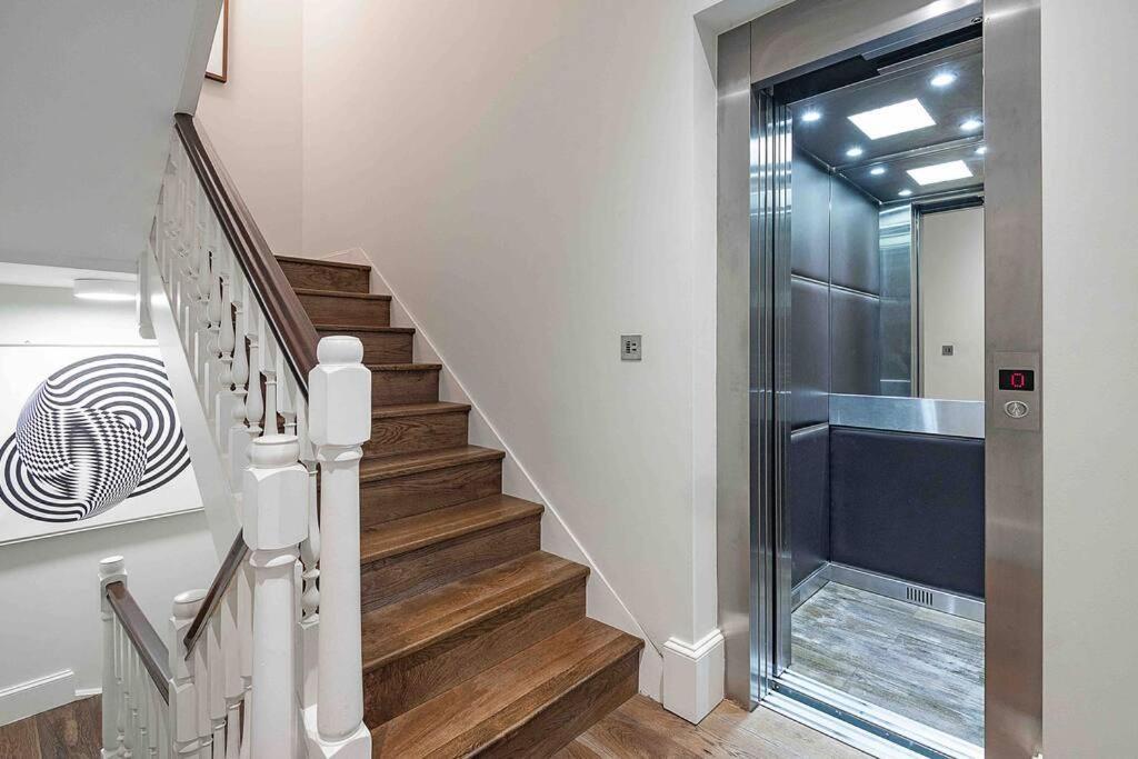 Arcore Premium Craven Street Apartment *