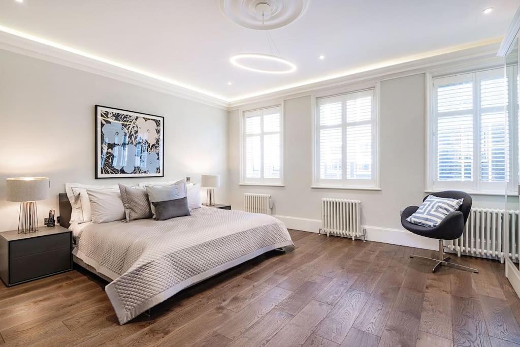 Arcore Premium Craven Street Apartment London