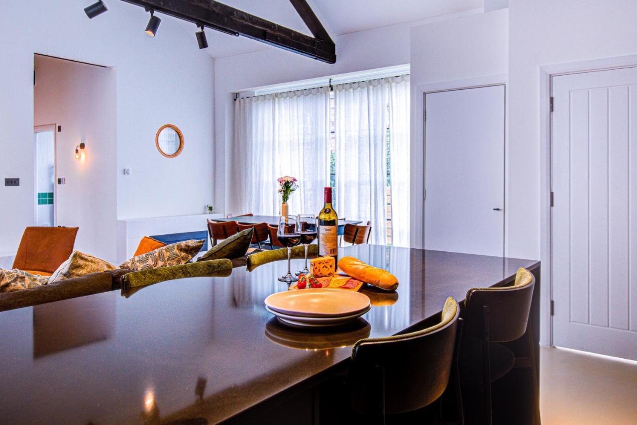 Stunning Penthouse Close To Queen's Park - Mega Fast Internet Appartement Londen