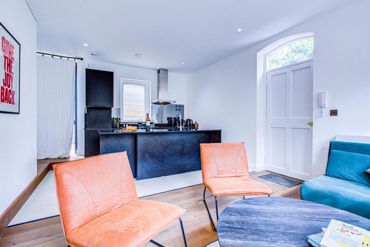 Charming 1br In A Gated Complex And A Short Walk From Queens Park Tube Leilighet *