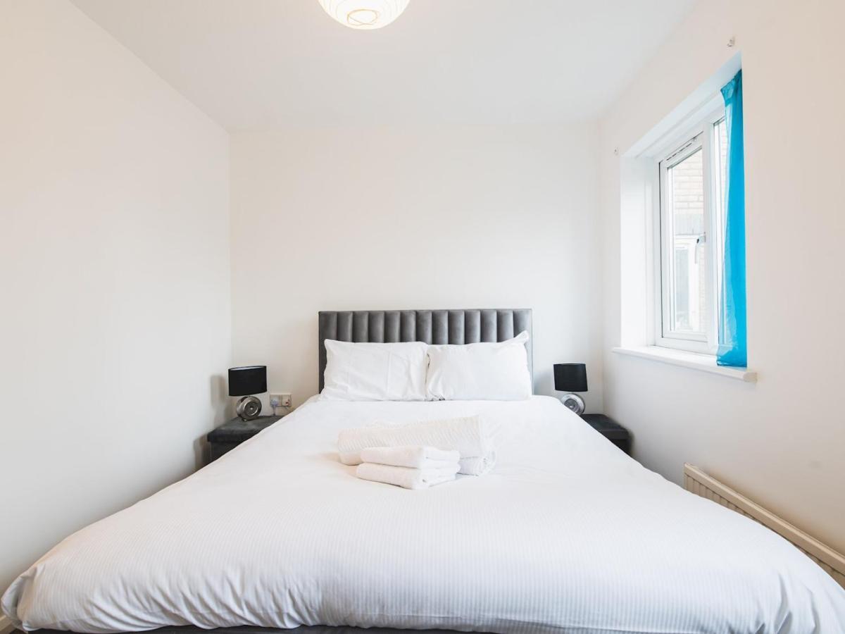 Pass The Keys Cosy Se House Near Tube Line *