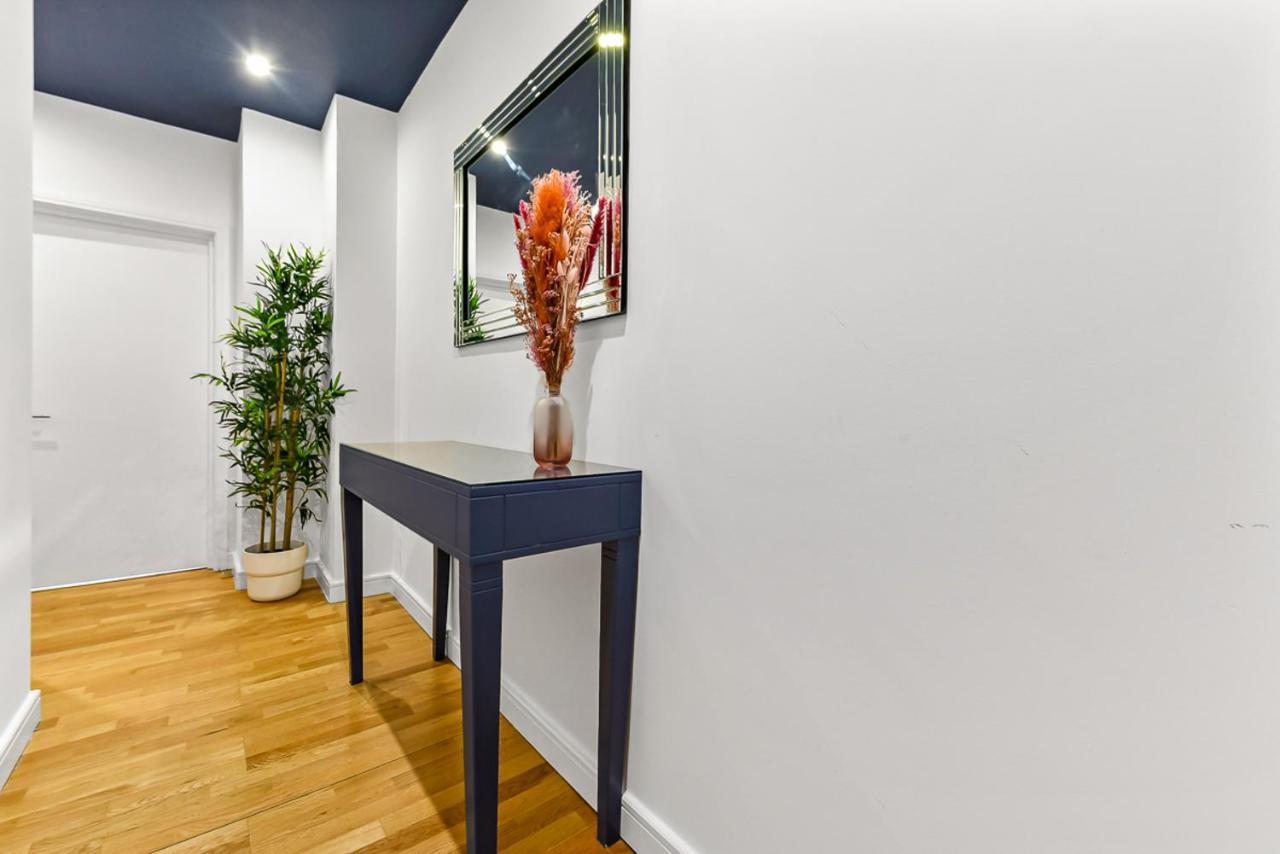Leilighet Spacious Contemporary 2 Bed Flat,