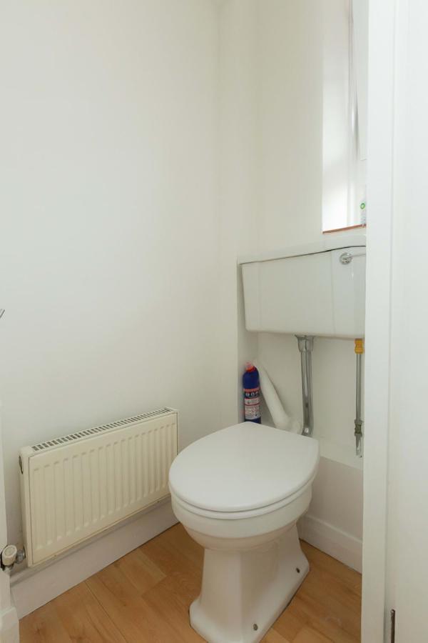 Fantastic 2 Bedroom In Waterloo Apartment *