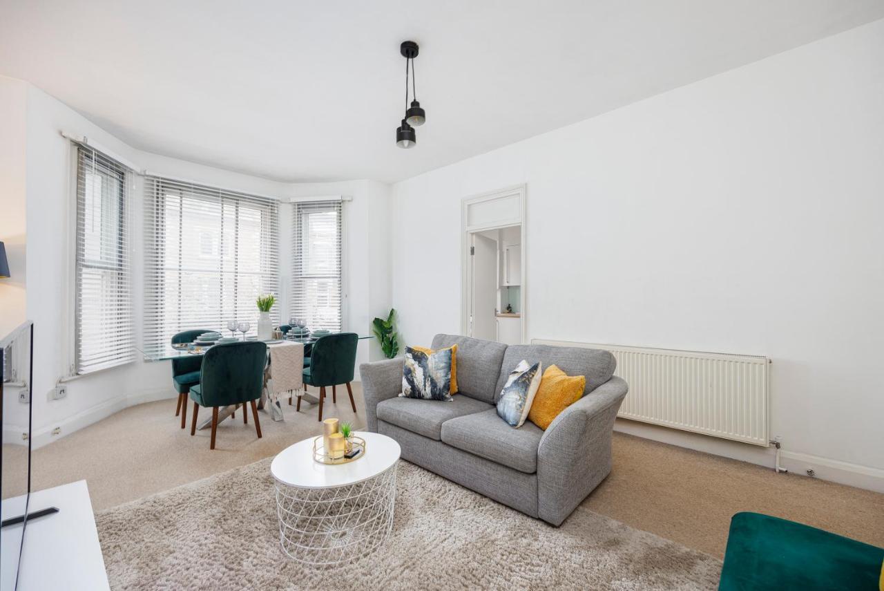 Apartment Stylish Opposite Westfields *