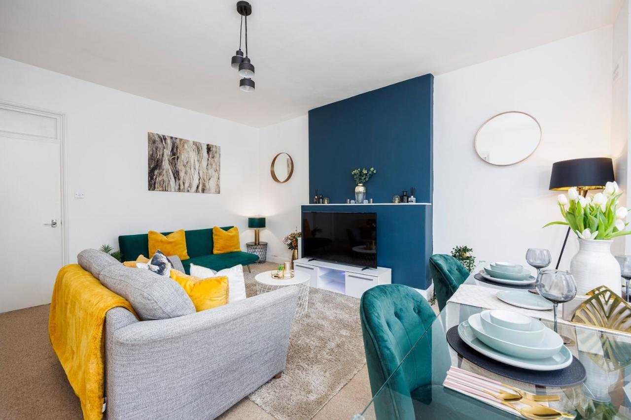 Apartment Stylish Opposite Westfields *