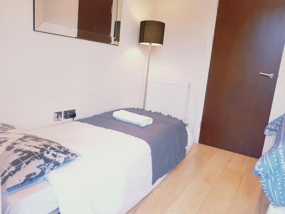 Modern In Great Location In Appartement *
