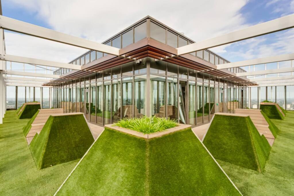 Appartement Modern 2 Bed Flat With Gym Londen