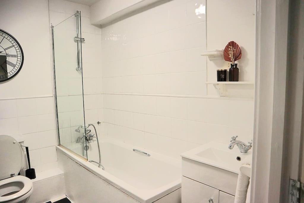 Spacious 1 Bed- Nunhead/peckham-sleeps 4 Leilighet