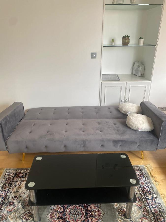 Leilighet Cozy Two Bedroom Flat In The Heart Of *