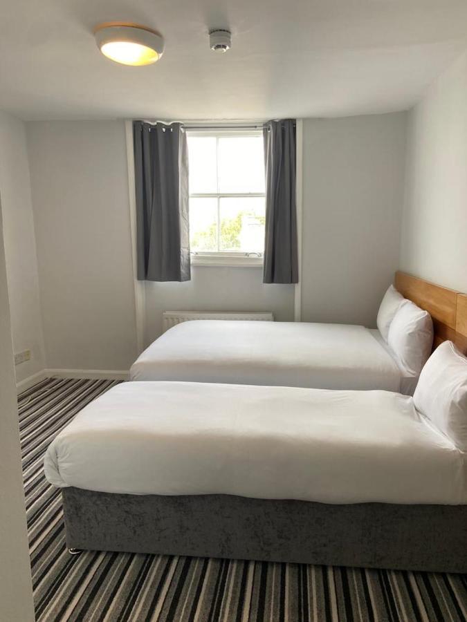 Palace Court 2*
