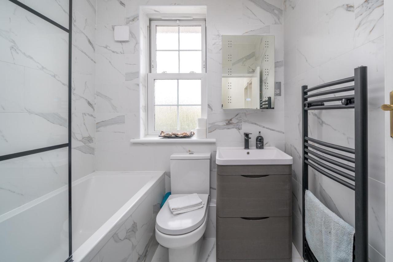 Elegant 3 Bedroom Retreat Minutes From Canary Wharf Vakantiehuis