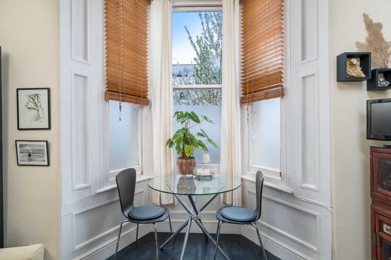 Joivy Cozy 1 Bed Flat With Garden In North Kensington Leilighet London