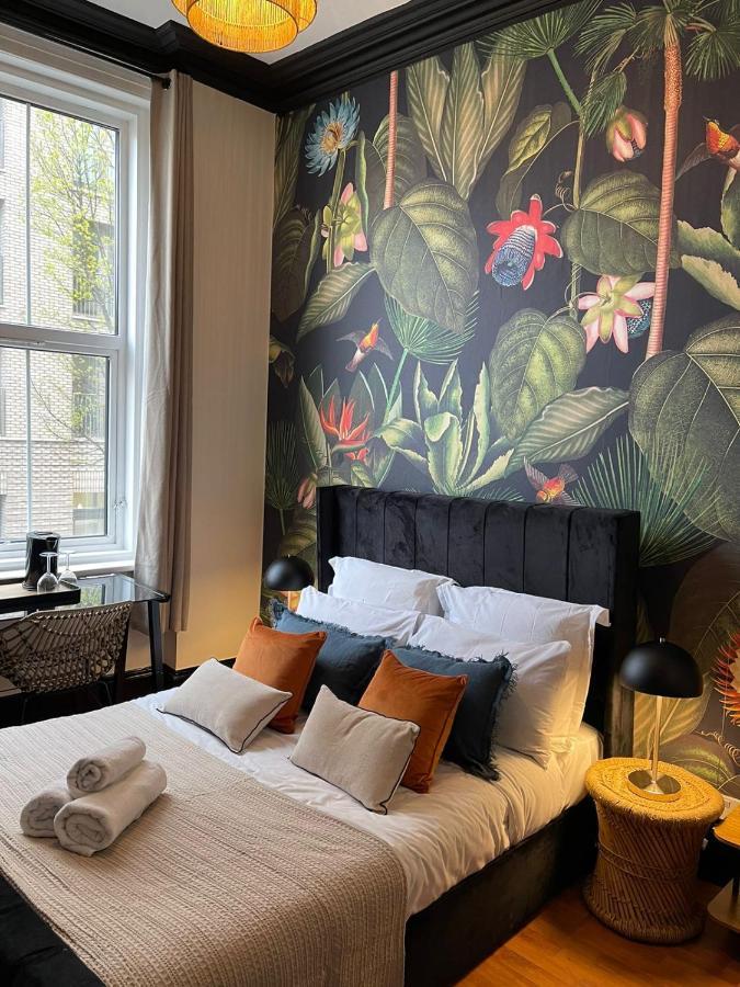 Hotel K W