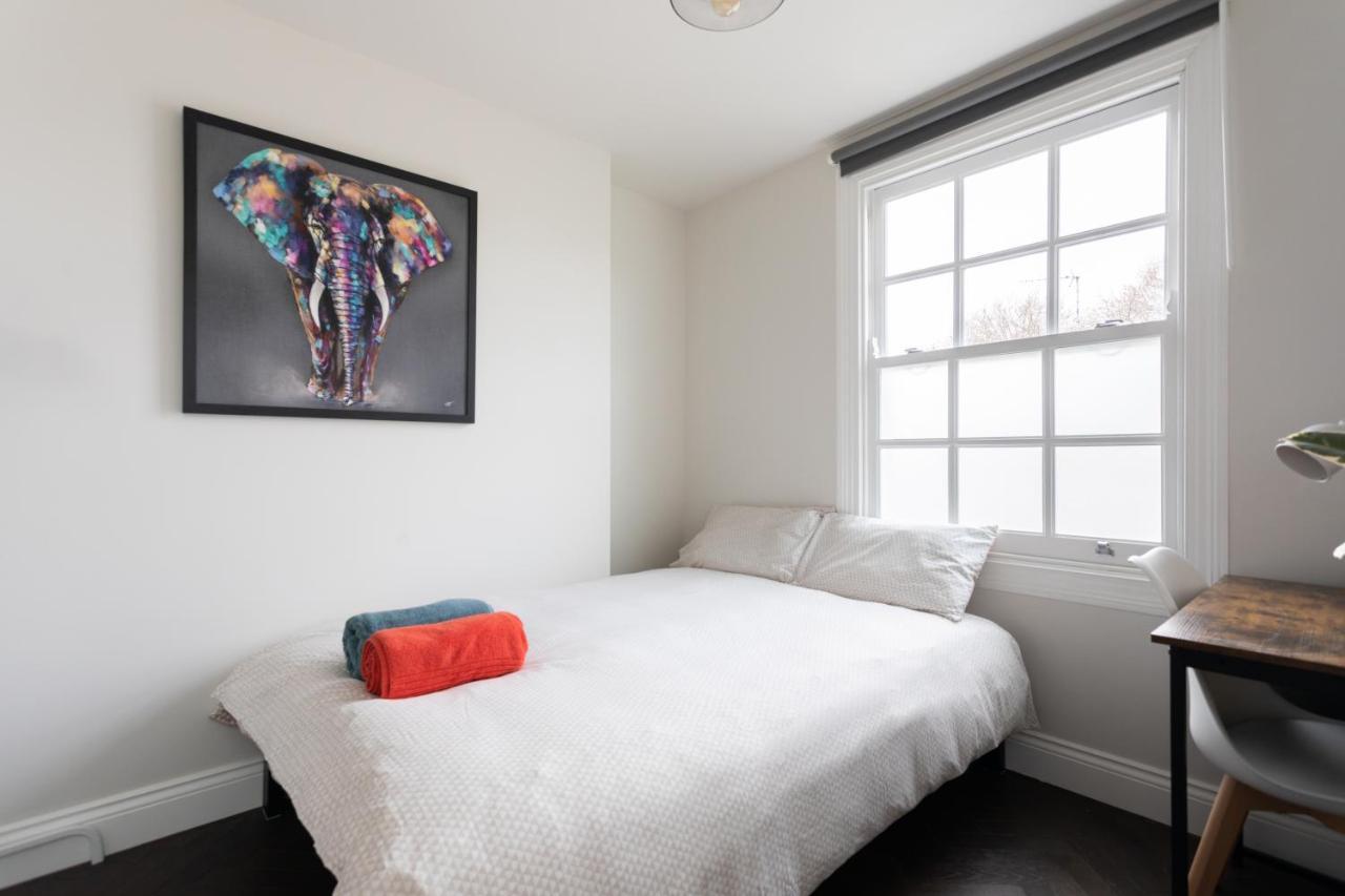 Stunning Townhouse With Large Roof Terrace Appartement Londen