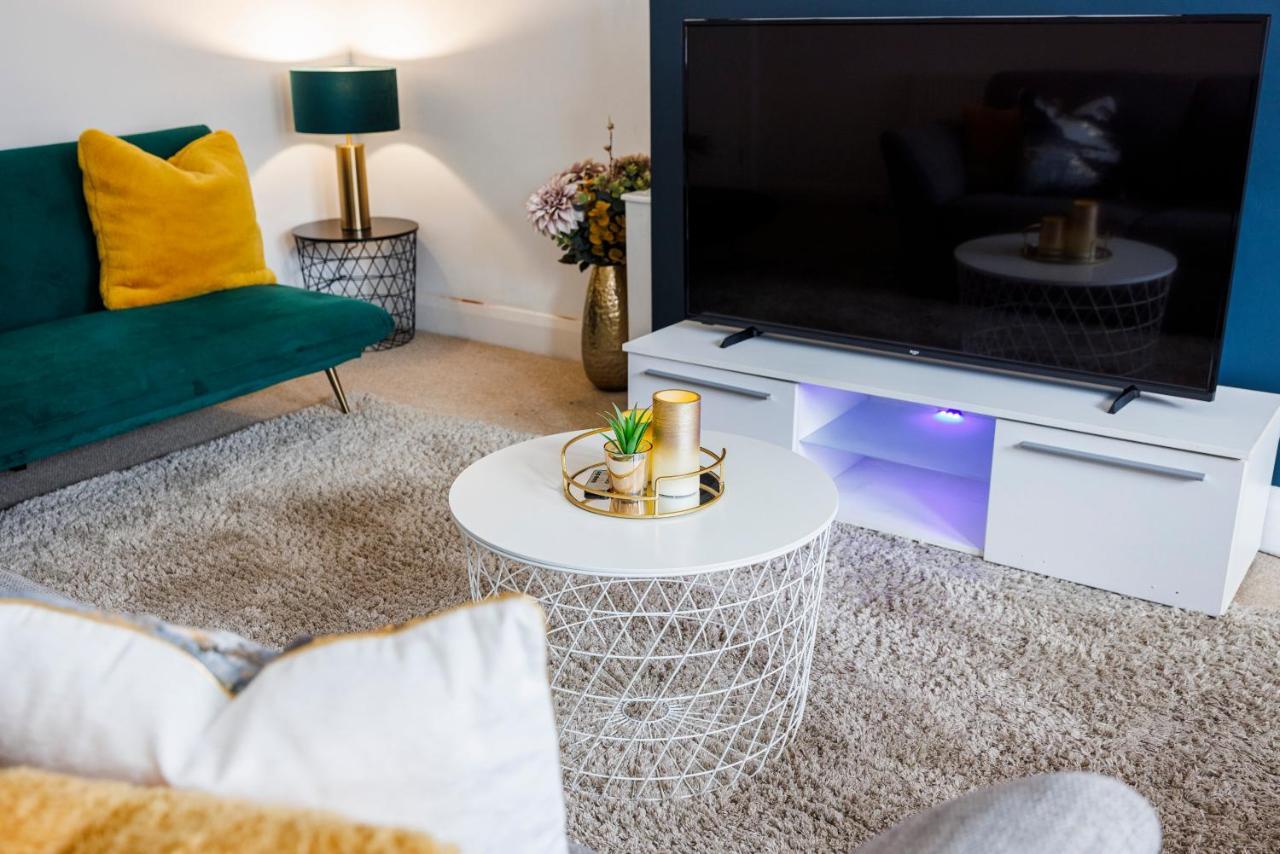 Apartment Stylish Opposite Westfields *