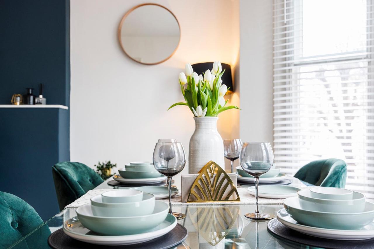 Apartment Stylish Opposite Westfields