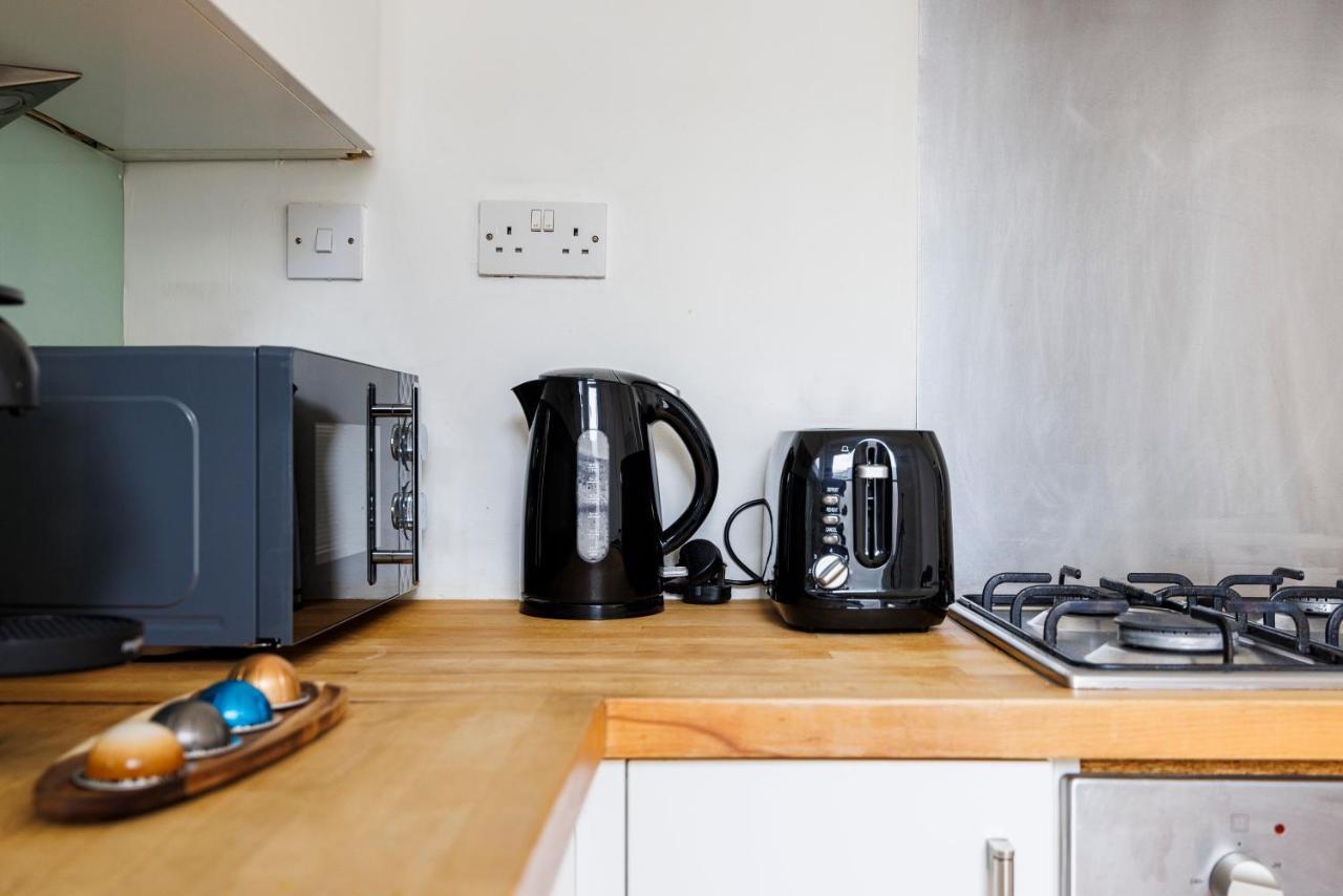 Apartment Stylish Opposite Westfields *