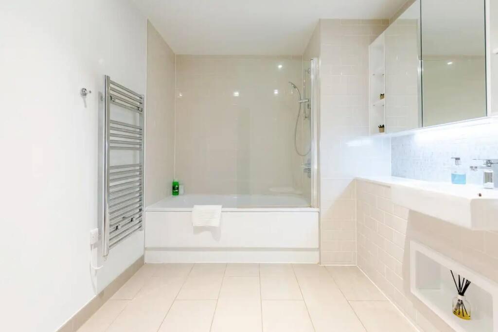 Leilighet Superb 1 Bedroom 3mins From Tube Station