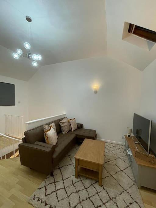 Beautiful 2 Bedroom Flat In London! Near Excel O2 Arena And Central! With Garden Londres