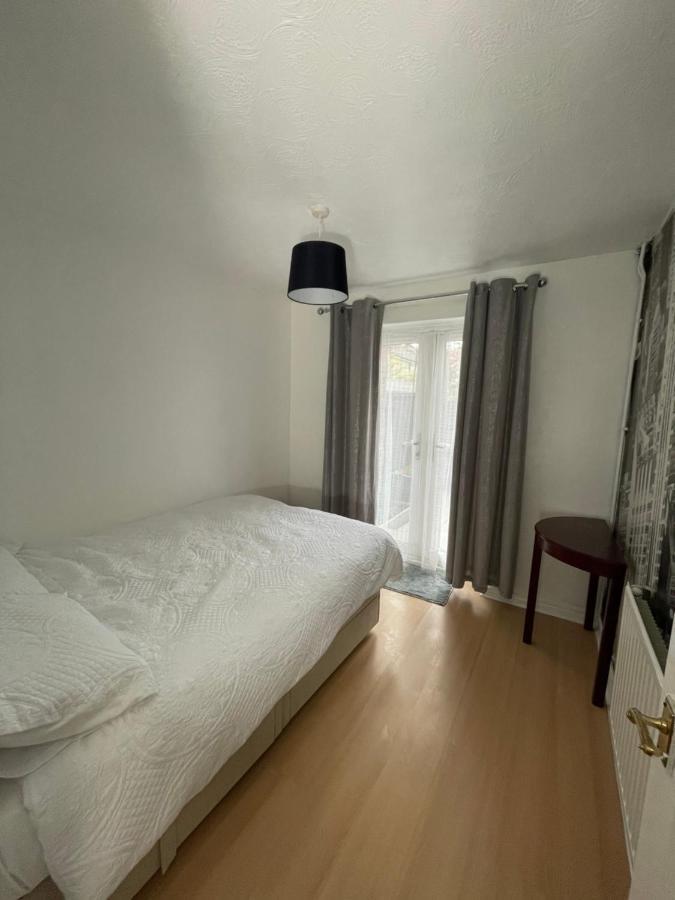 Beautiful 2 Bedroom Flat In London! Near Excel O2 Arena And Central! With Garden * Londres