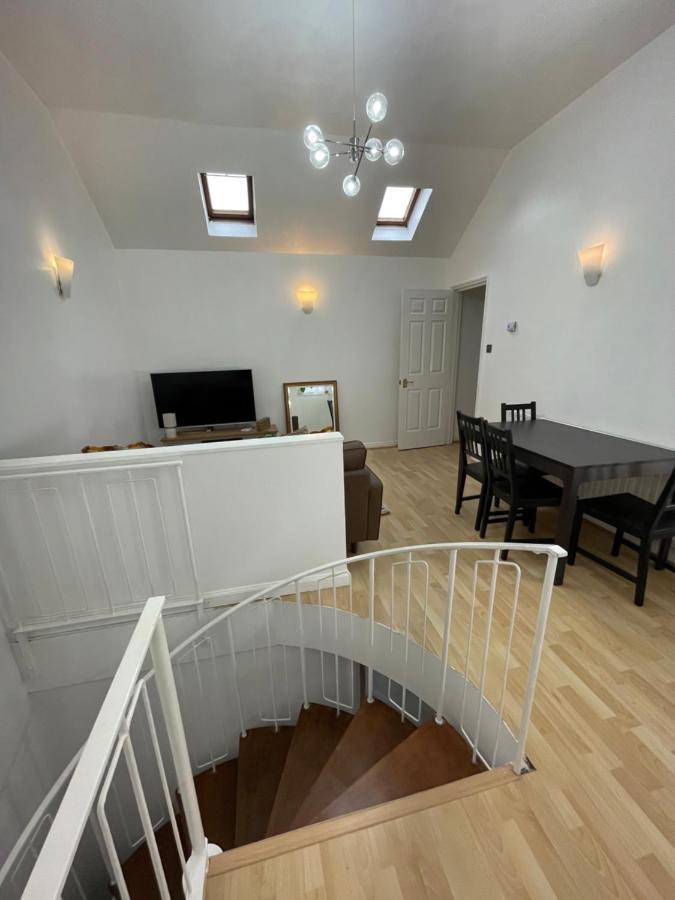 Beautiful 2 Bedroom Flat In London! Near Excel O2 Arena And Central! With Garden * Londres