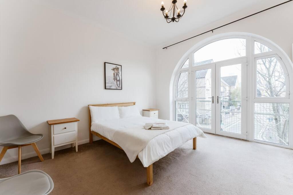 Spacious Ensuite Near Tourist Attractions Londen
