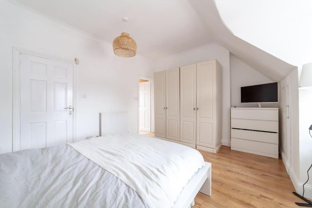 2 Bedroom Duplex Appartement *