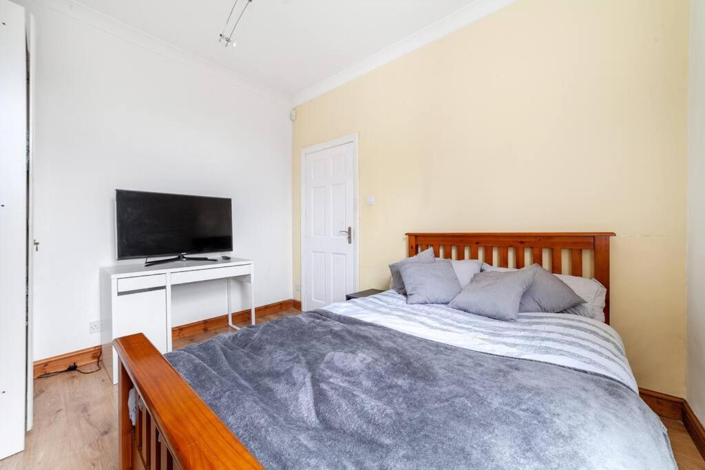 2 Bedroom Duplex Appartement *