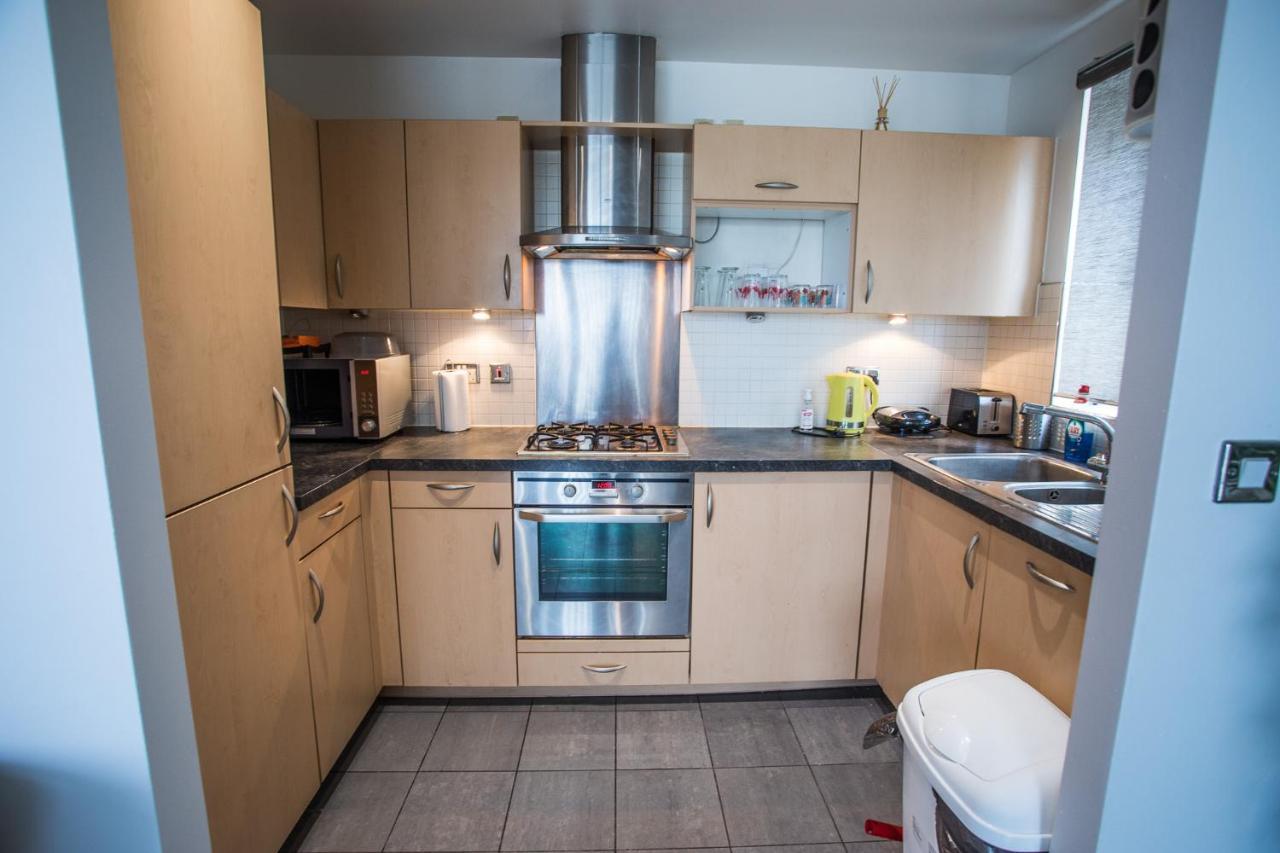 Remarkable 2-bed With Sea View London
