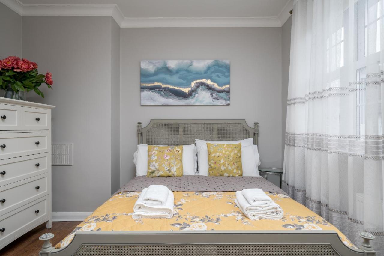 Elegant 3 Bedroom Retreat Minutes From Canary Wharf Vakantiehuis Londen