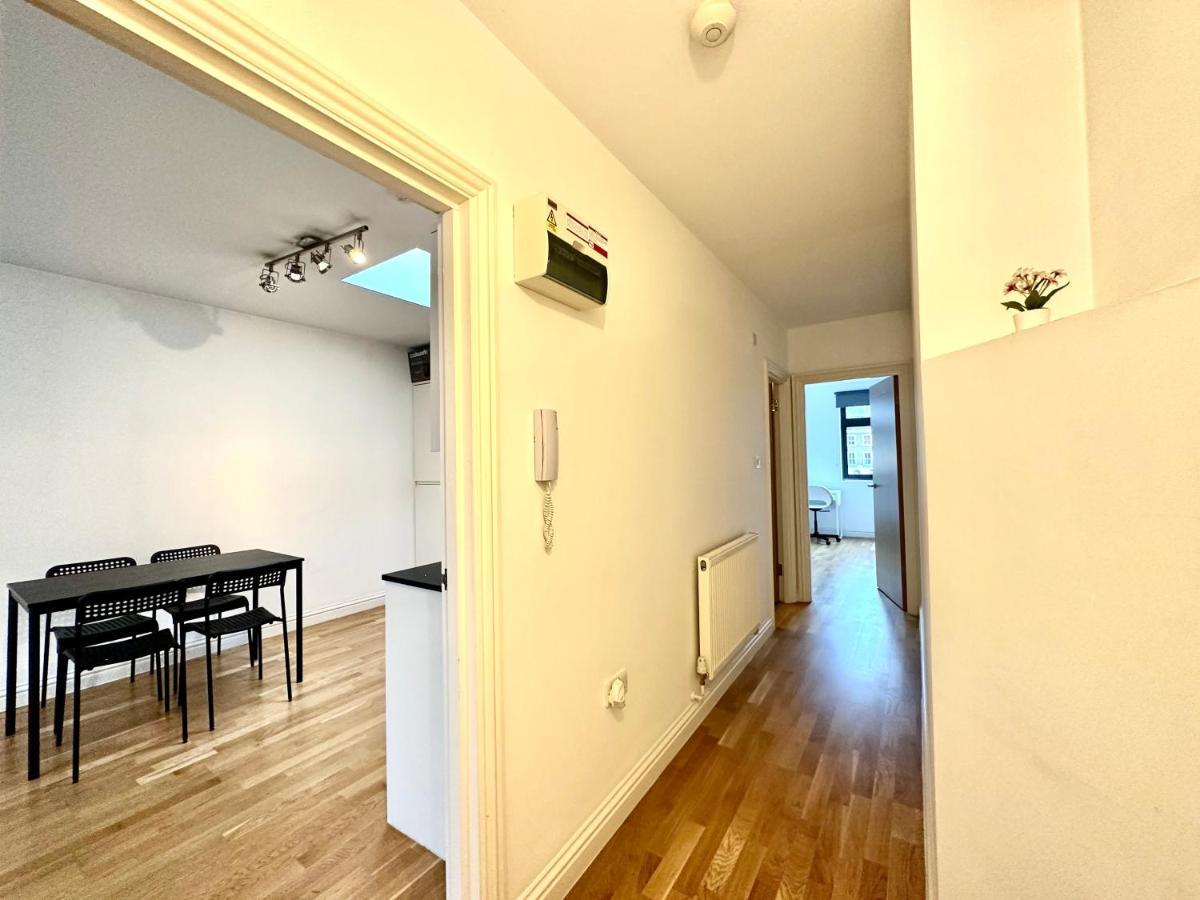 137 Camden Town Apartment