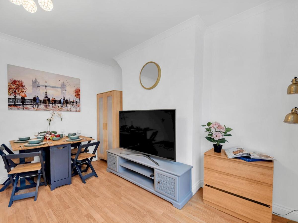 Apartment Pass The Keys - Spacious Modern 2br Flat For 6, 3min Walk To Hammersmith Station
