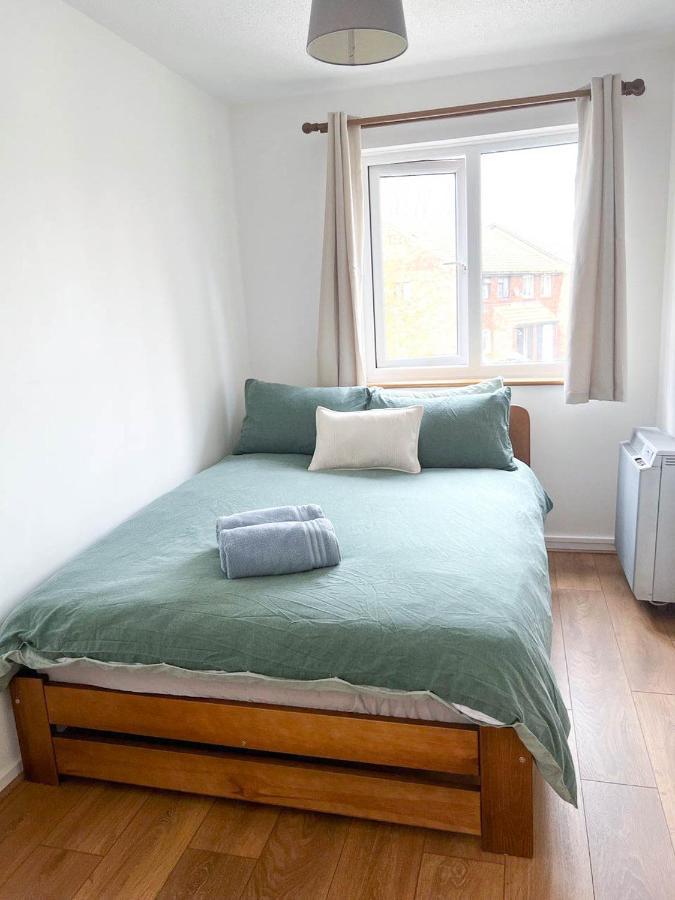 Leilighet Lovely 2 Bedroom Flat With Free Parking, Great Transport Links To London, The Excel Centre, Canary Wharf And The O2!
