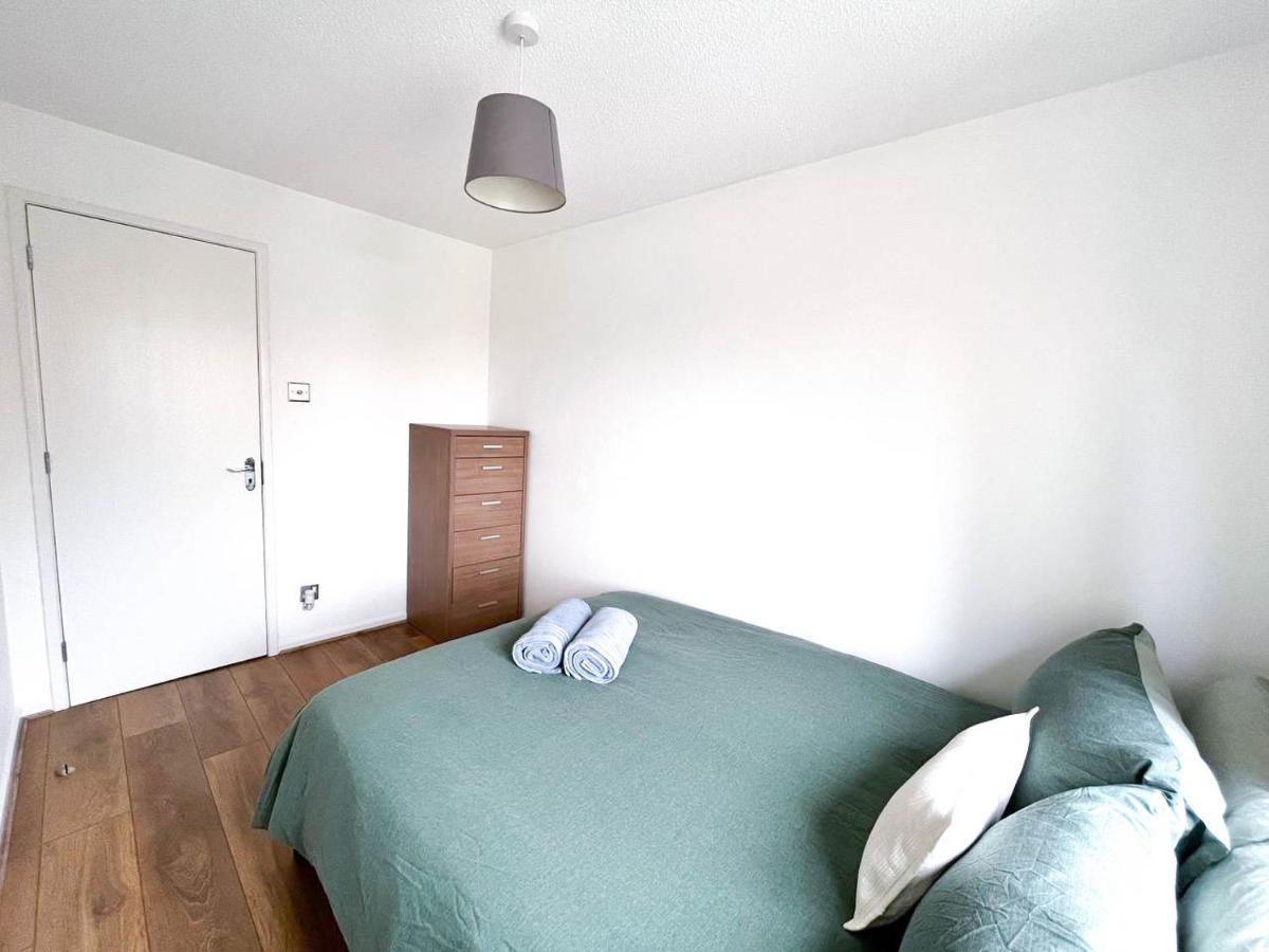 Leilighet Lovely 2 Bedroom Flat With Free Parking, Great Transport Links To London, The Excel Centre, Canary Wharf And The O2!