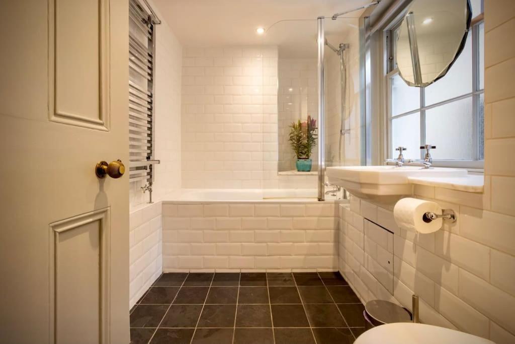 Holiday home Kings Cross, Self-contained House & Private Garden London