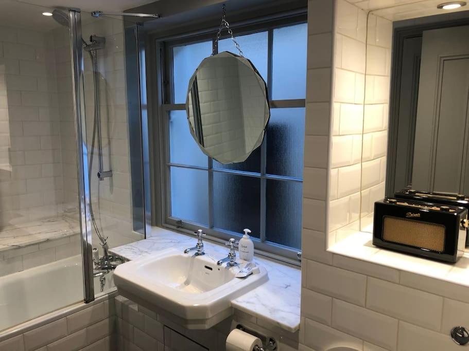 Kings Cross, Self-contained House & Private Garden Holiday home London