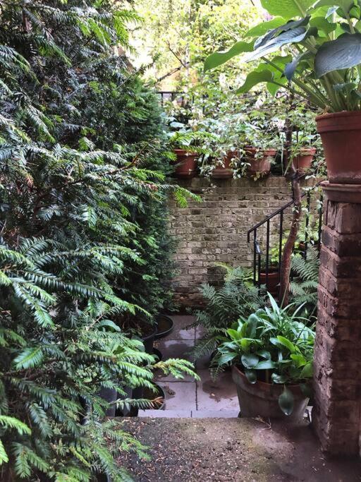 Holiday home Kings Cross, Self-contained House & Private Garden *