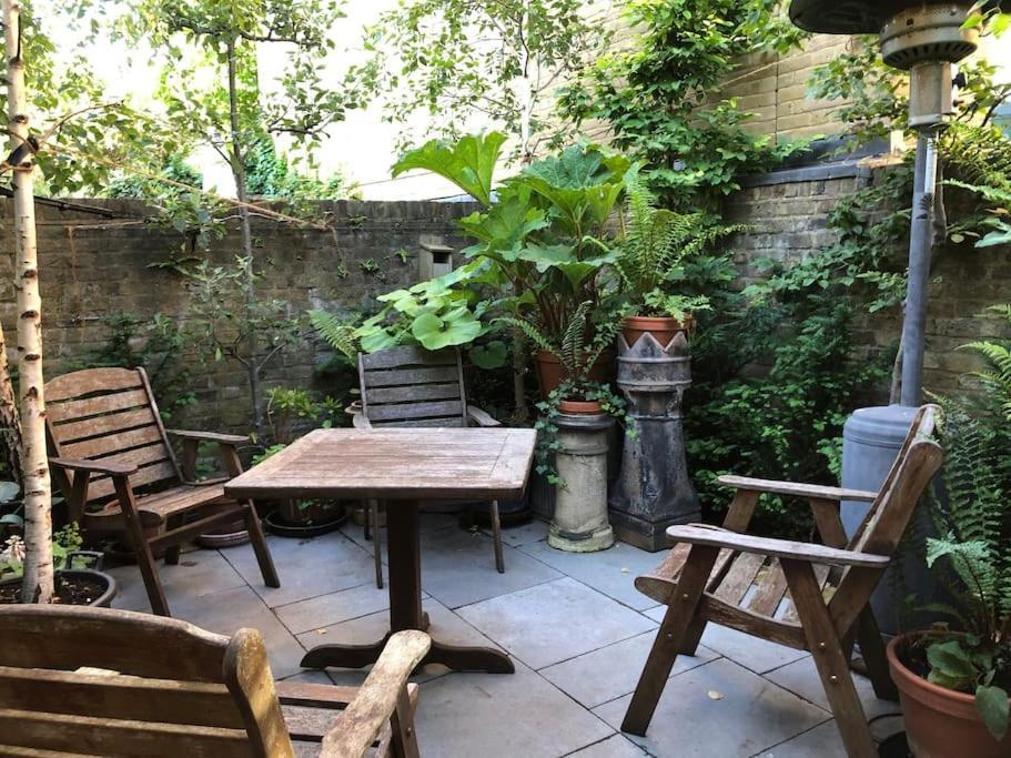 Kings Cross, Self-contained House & Private Garden Holiday home London