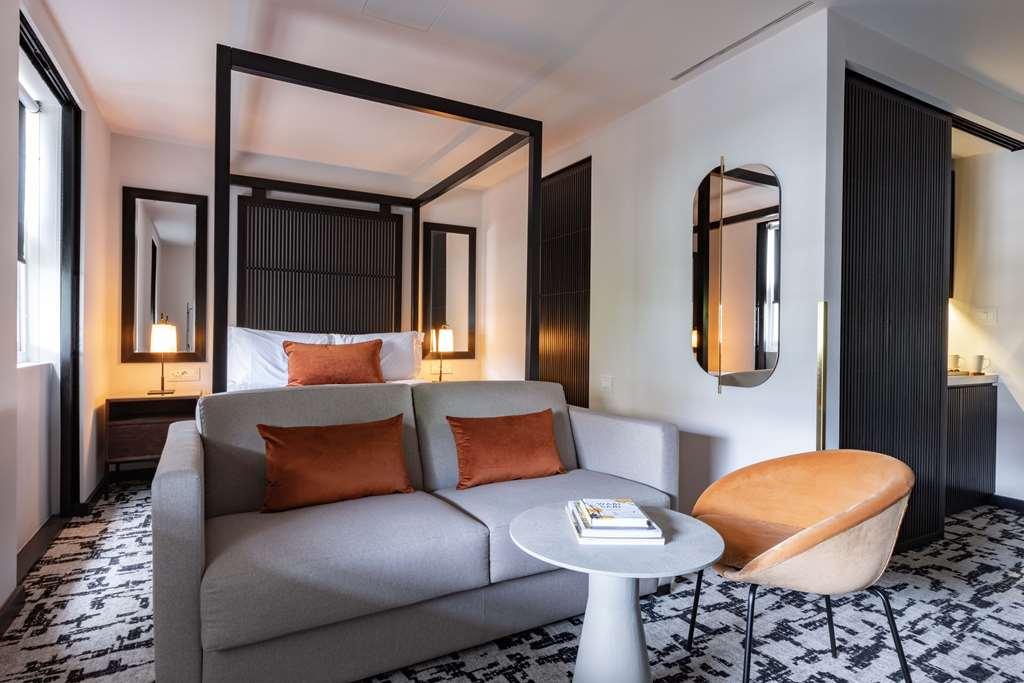 La West - Hyde Park Hotel