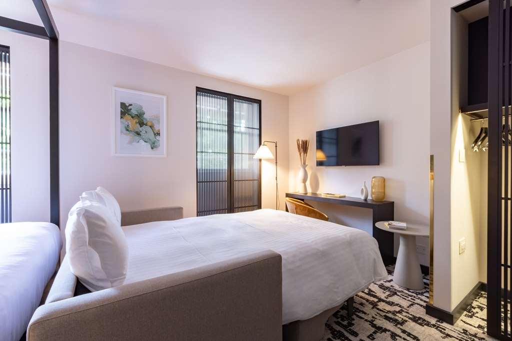 La West - Hyde Park Hotel
