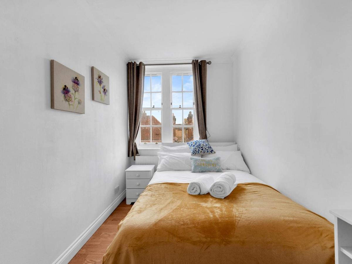 Pass The Keys - Spacious Modern 2br Flat For 6, 3min Walk To Hammersmith Station *
