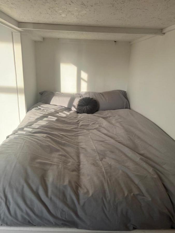 Lovely First Floor Flat-2 Appartement Londen