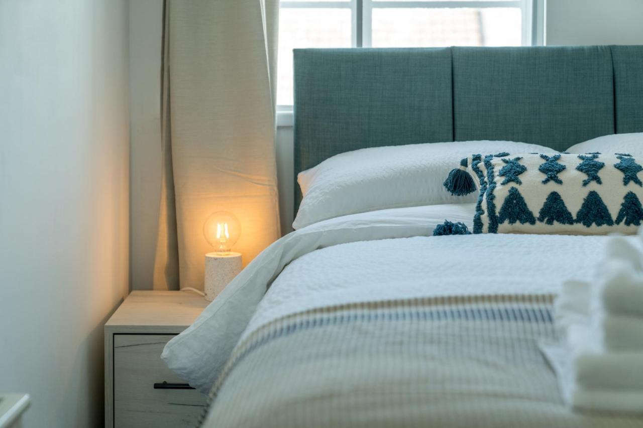 Bright West Hampstead Retreat * London