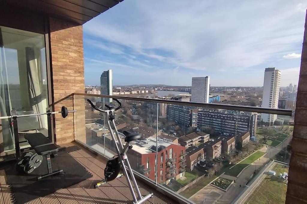 Riverview Amazing 2bed 2bath Apt Wparking Sleeps 6 Comfortably Leilighet London