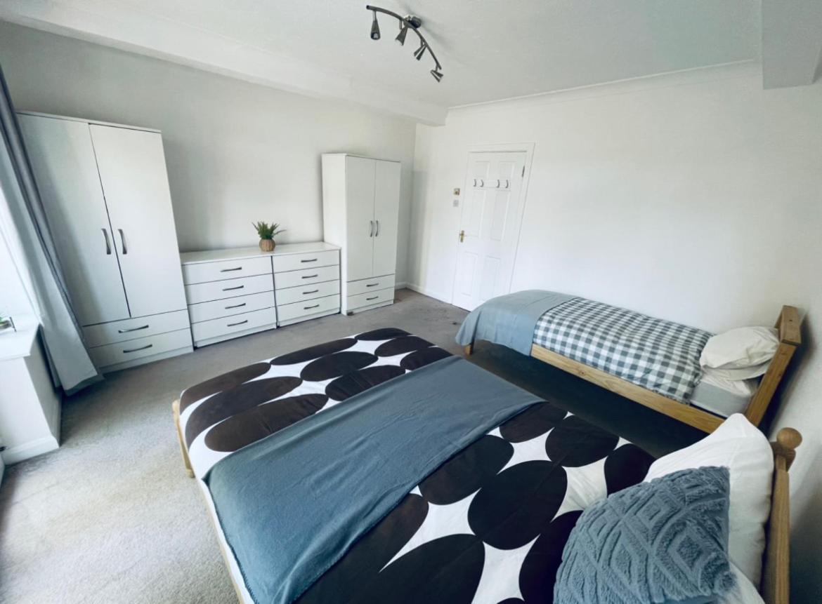 Privat overnatting Up To 3 People, In A Share House With Private Garden Access