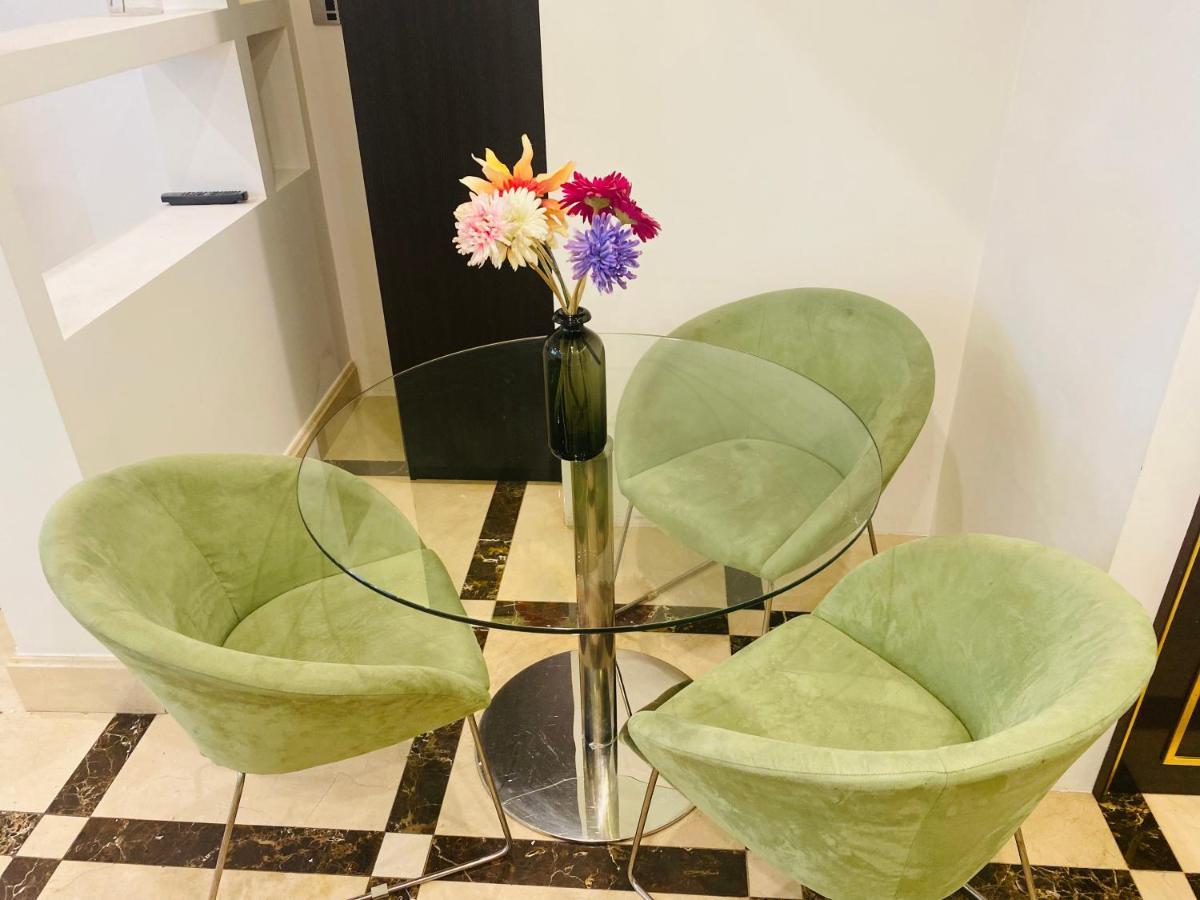 Large 1 Bedroom Flat In Paddington London