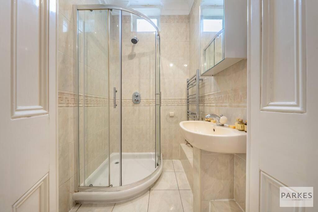 South Kensington - Cromwell Rd London