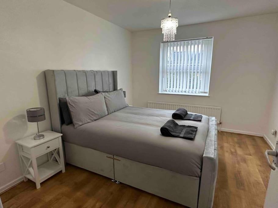 New! 4 Bedroom House With Garden And Lawn * Londen