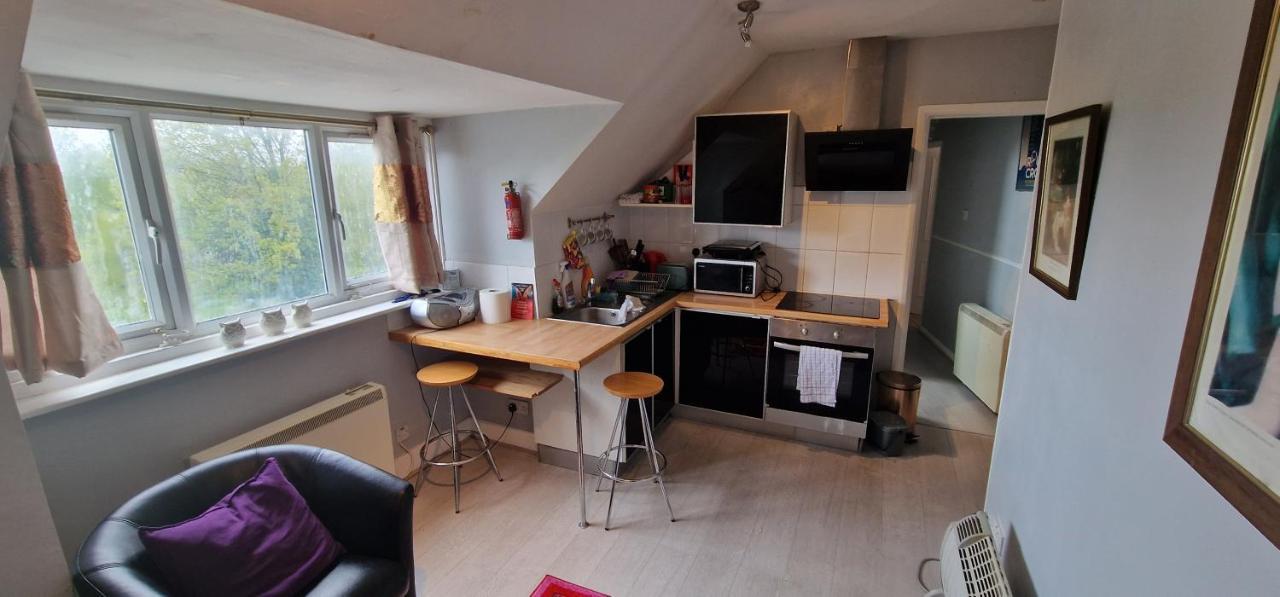 Leilighet Cosy 2 Bedroom Flat - Sleeps 6 People - Close To Lewisham Dlr/train Station London