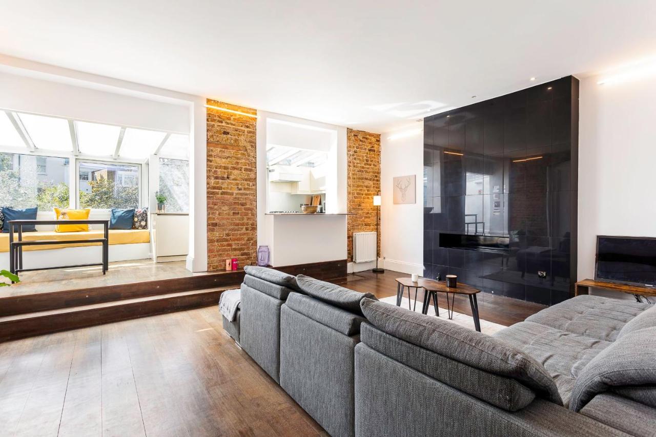 Charming Flamingo In Paddington Apartment London
